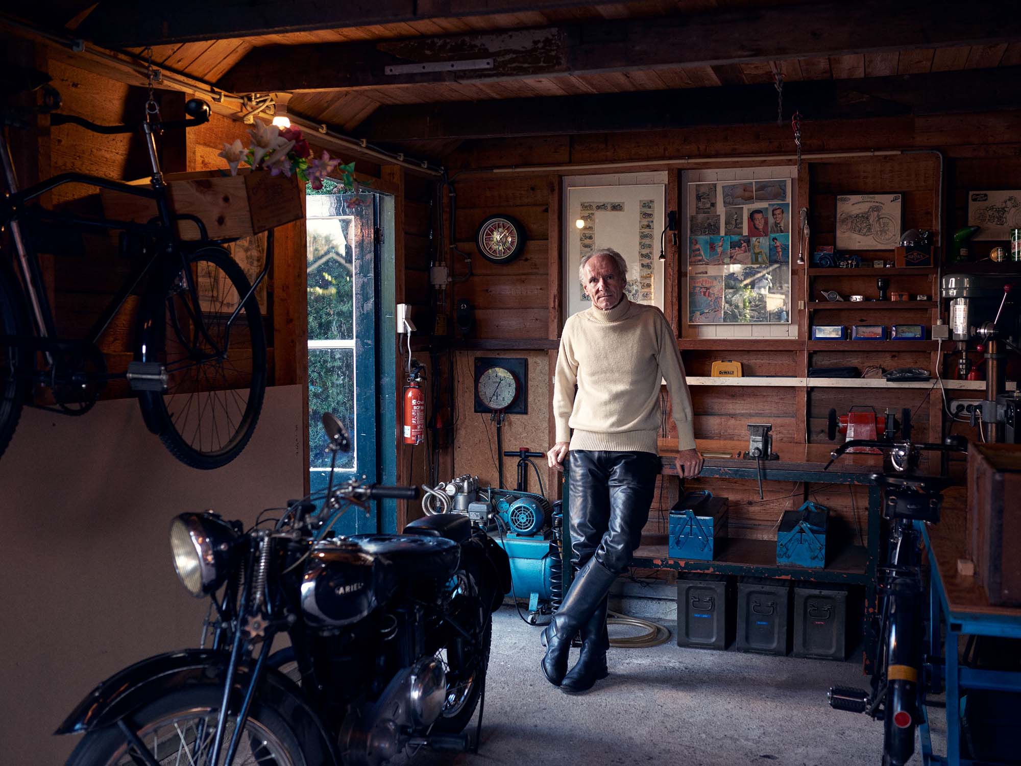 michele_secchi_belstaff_riding_vintage_ariel_3_storytelling